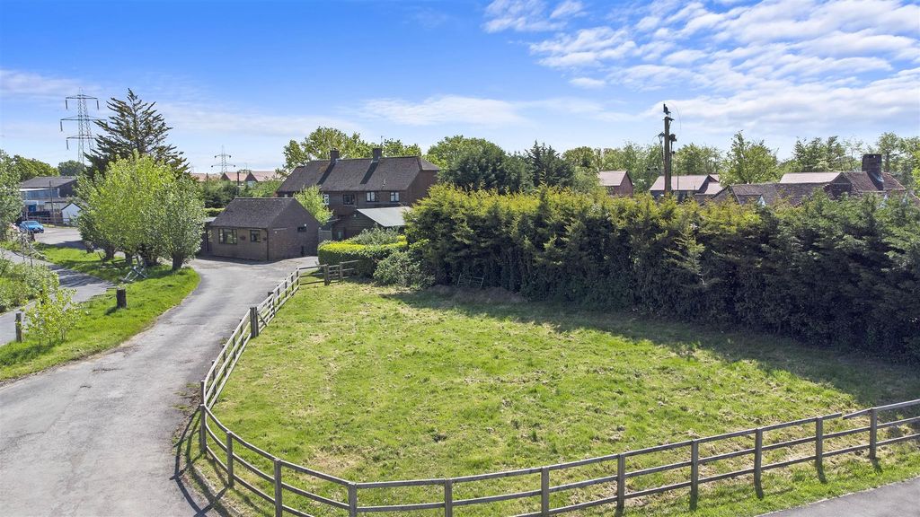 Property photo 2 of 32
