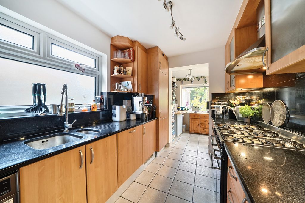 Property photo 2 of 23 1332458-20-6890B9...