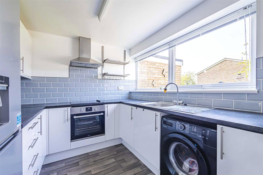 Property photo 3 of 12 Photo