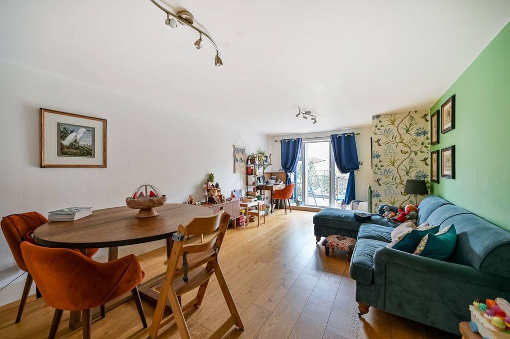 Property photo 2 of 10