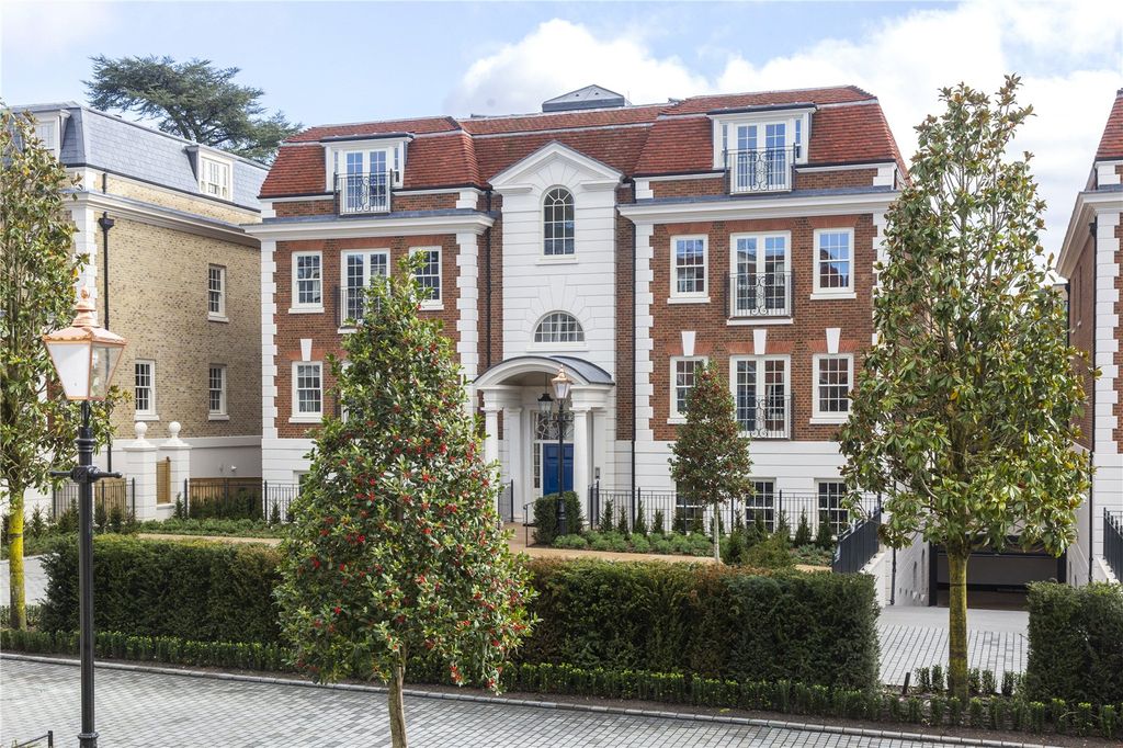 Property photo 1 of 22 The Helmsley