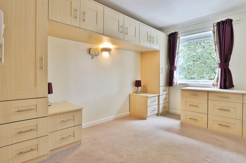 Property photo 3 of 17