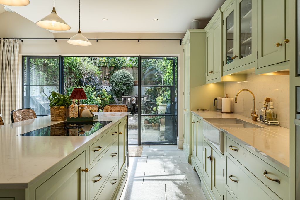 Property photo 3 of 53