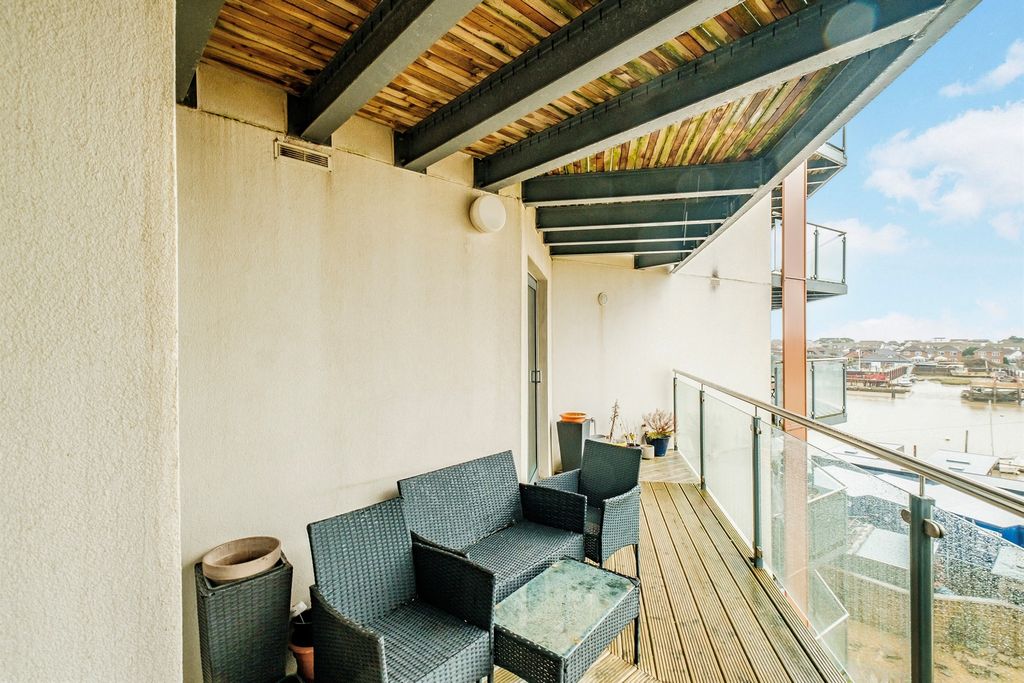 Property photo 3 of 20