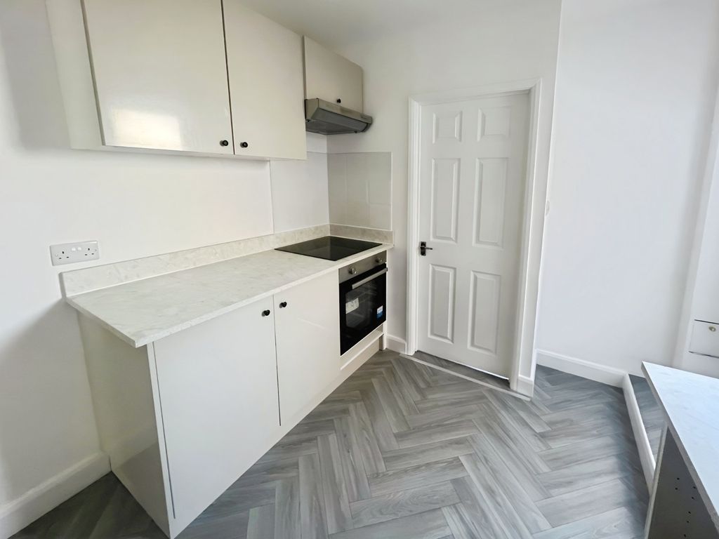 Property photo 3 of 15 Kitchen