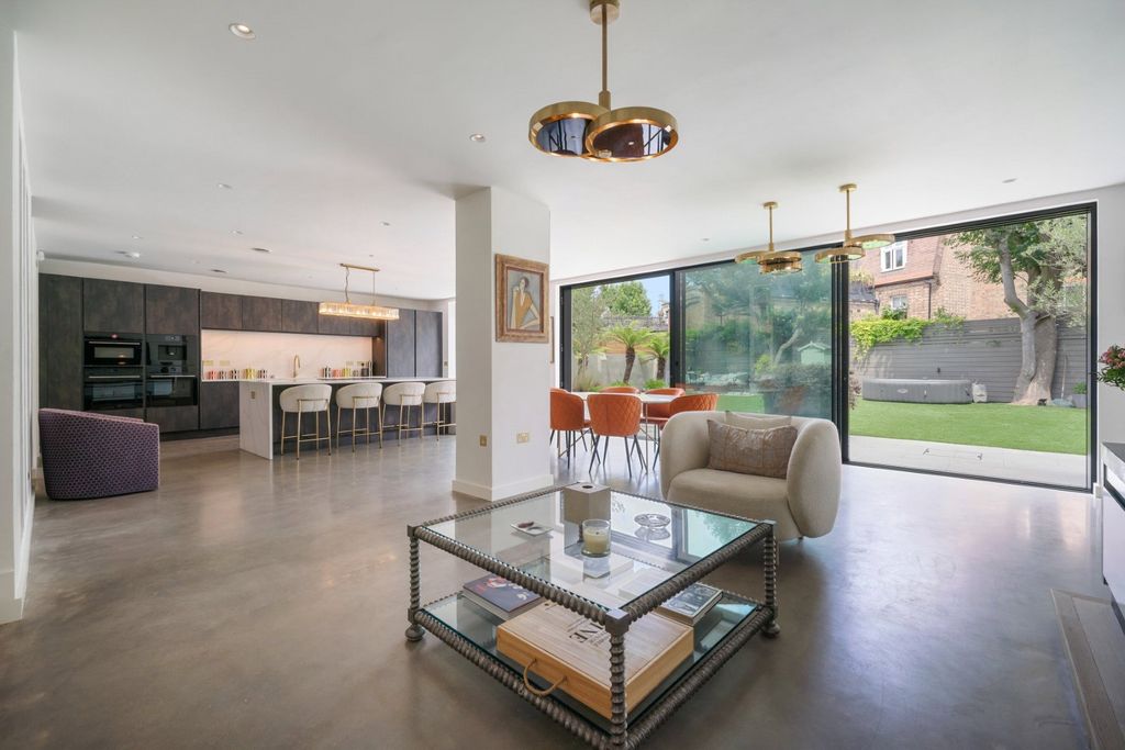 Property photo 3 of 19 Picture No. 22