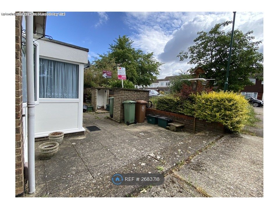 Property photo 2 of 8 Front Garden