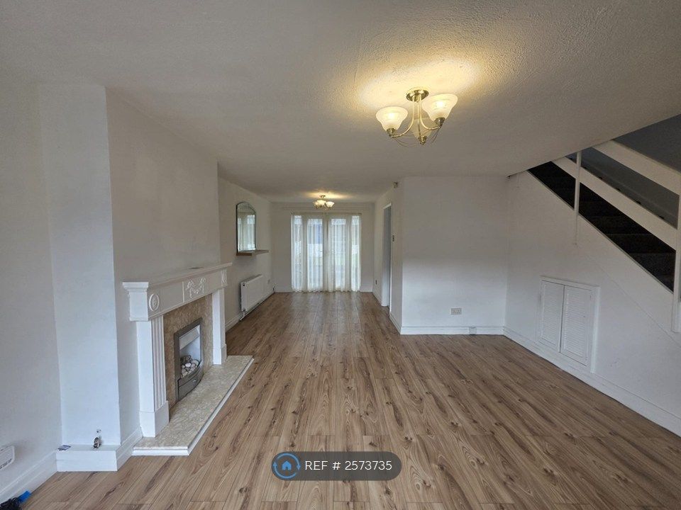 Property photo 3 of 25