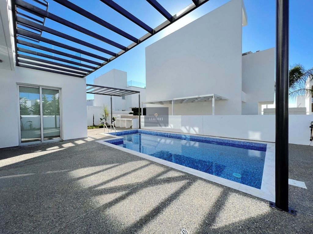 Property photo 3 of 36