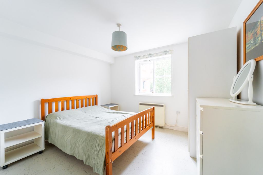 Property photo 2 of 11 Mba02641