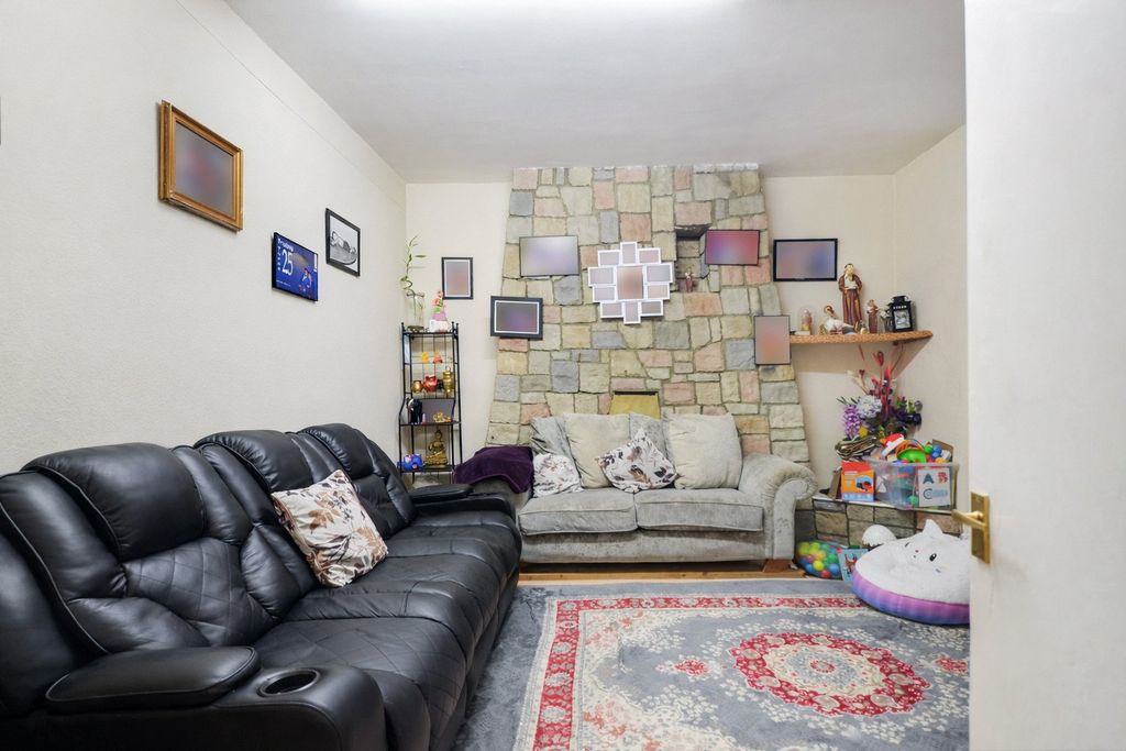 Property photo 3 of 22 Picture 3