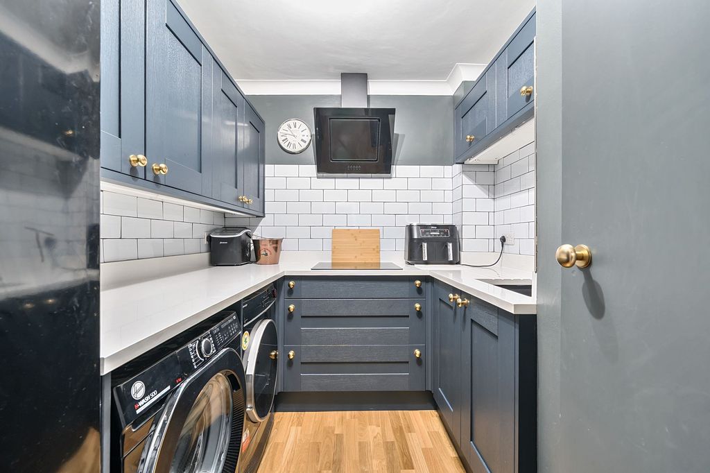 Property photo 2 of 12 Kitchen