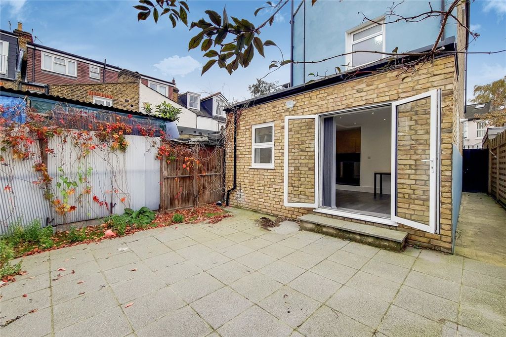 Property photo 3 of 9