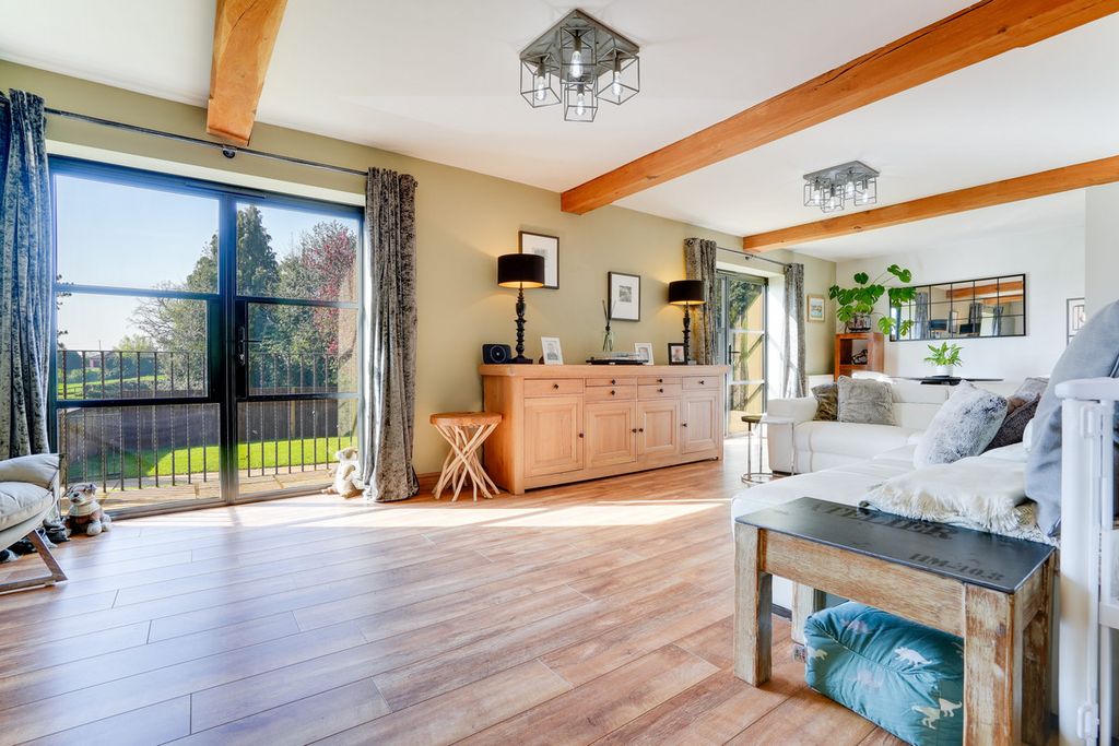 Property photo 2 of 35