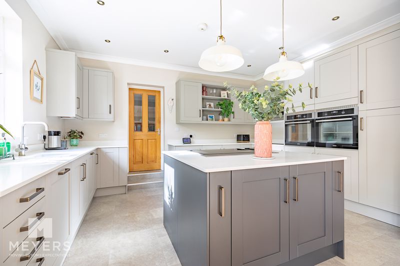 Property photo 3 of 24 Photo 21