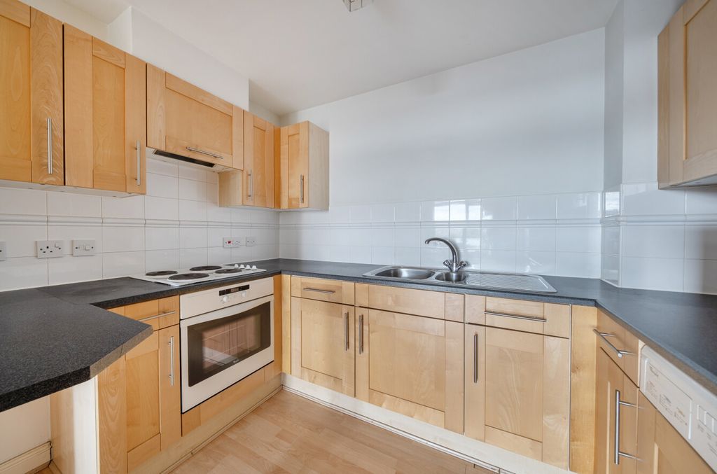 Property photo 3 of 16 1448830-17-69E612...