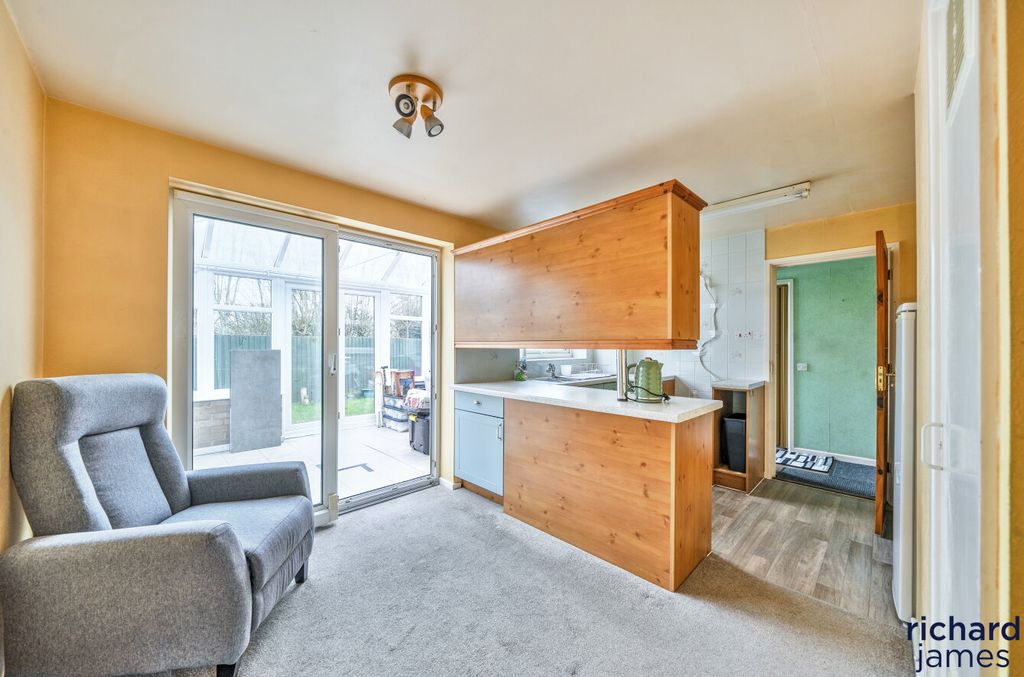 Property photo 3 of 12 F575226c666d4A1Cb55Dcb8F881823F1