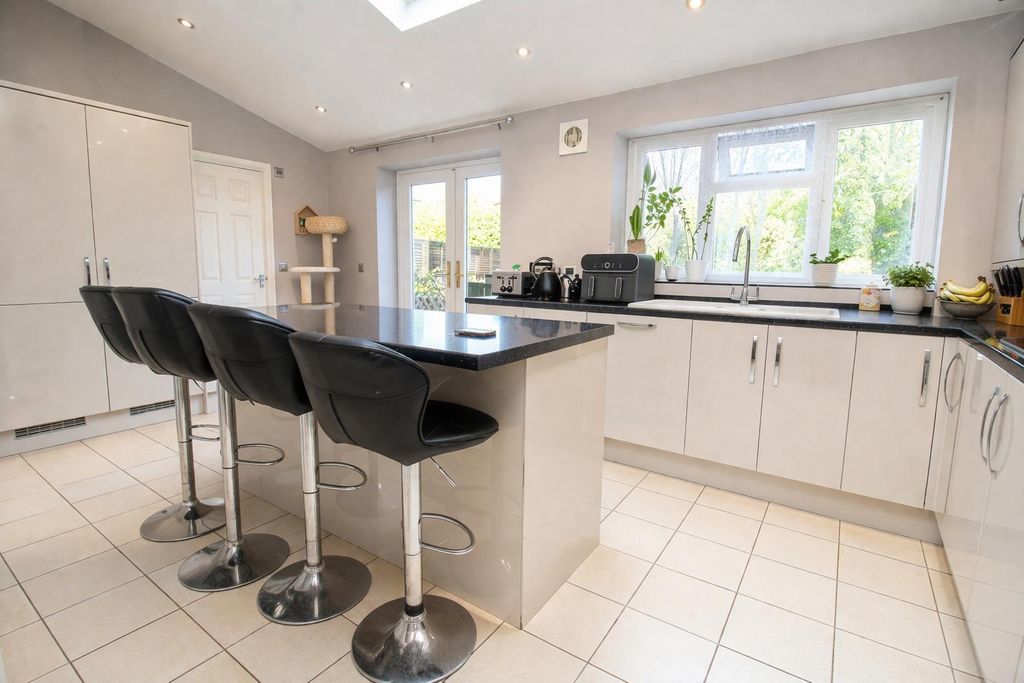 Property photo 2 of 19 15.Png