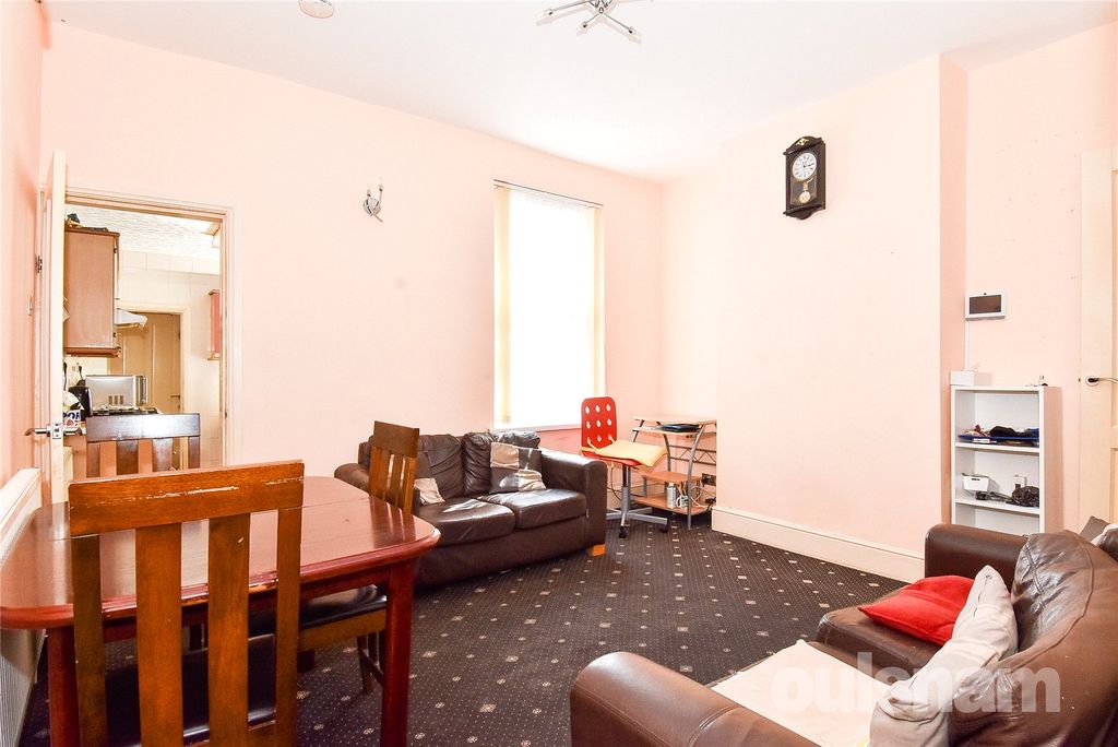 Property photo 2 of 21 Picture No. 07