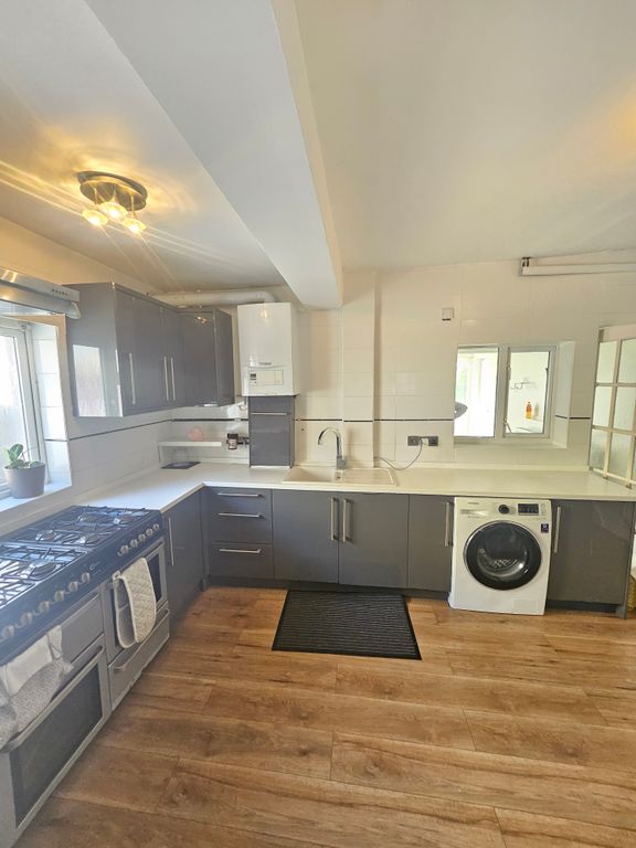 Property photo 2 of 25