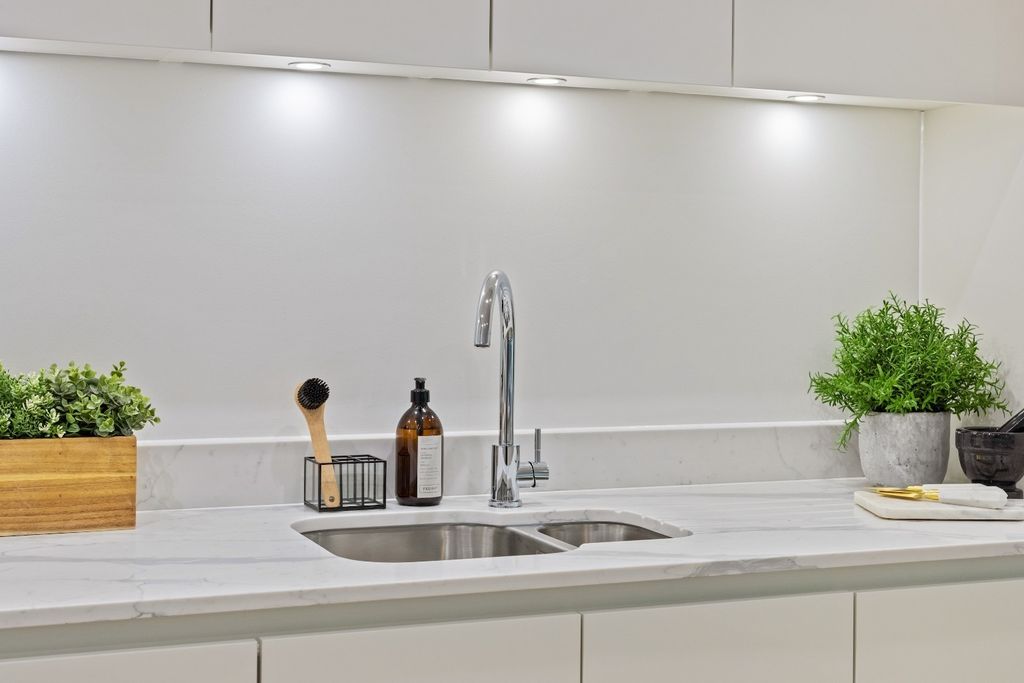 Property photo 2 of 12 5695882