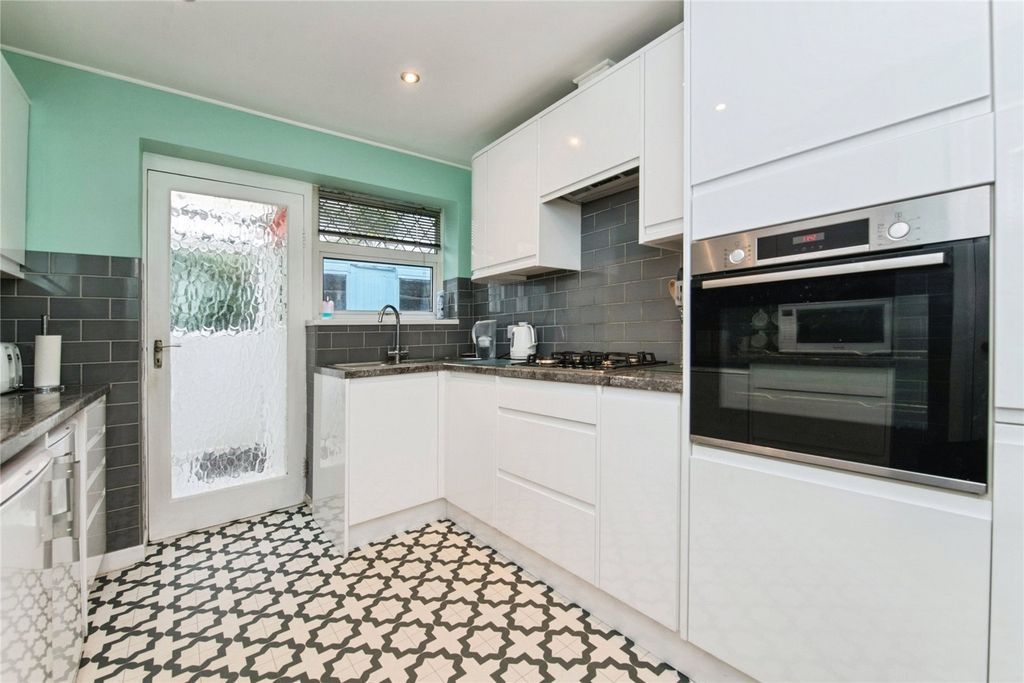 Property photo 2 of 24 Picture No. 13