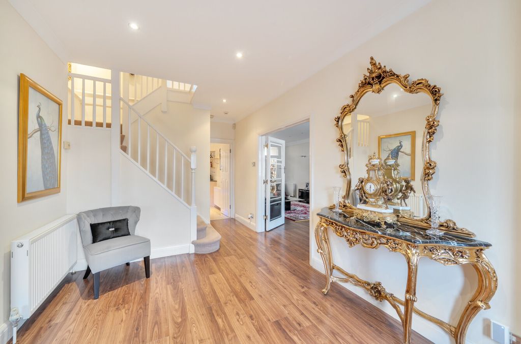 Property photo 2 of 24