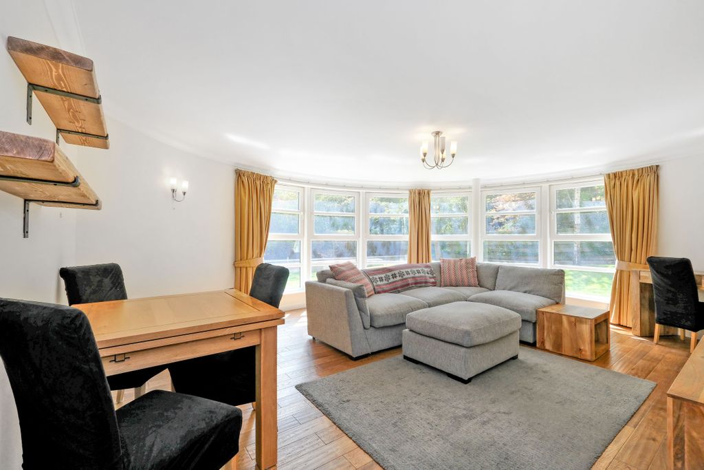 Property photo 2 of 32