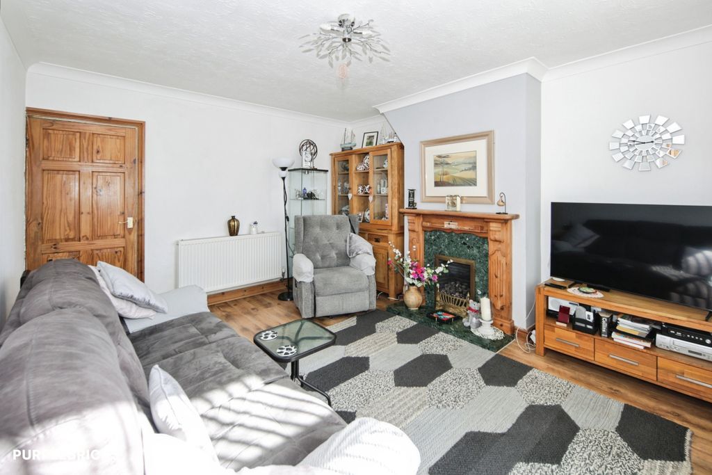 Property photo 3 of 24