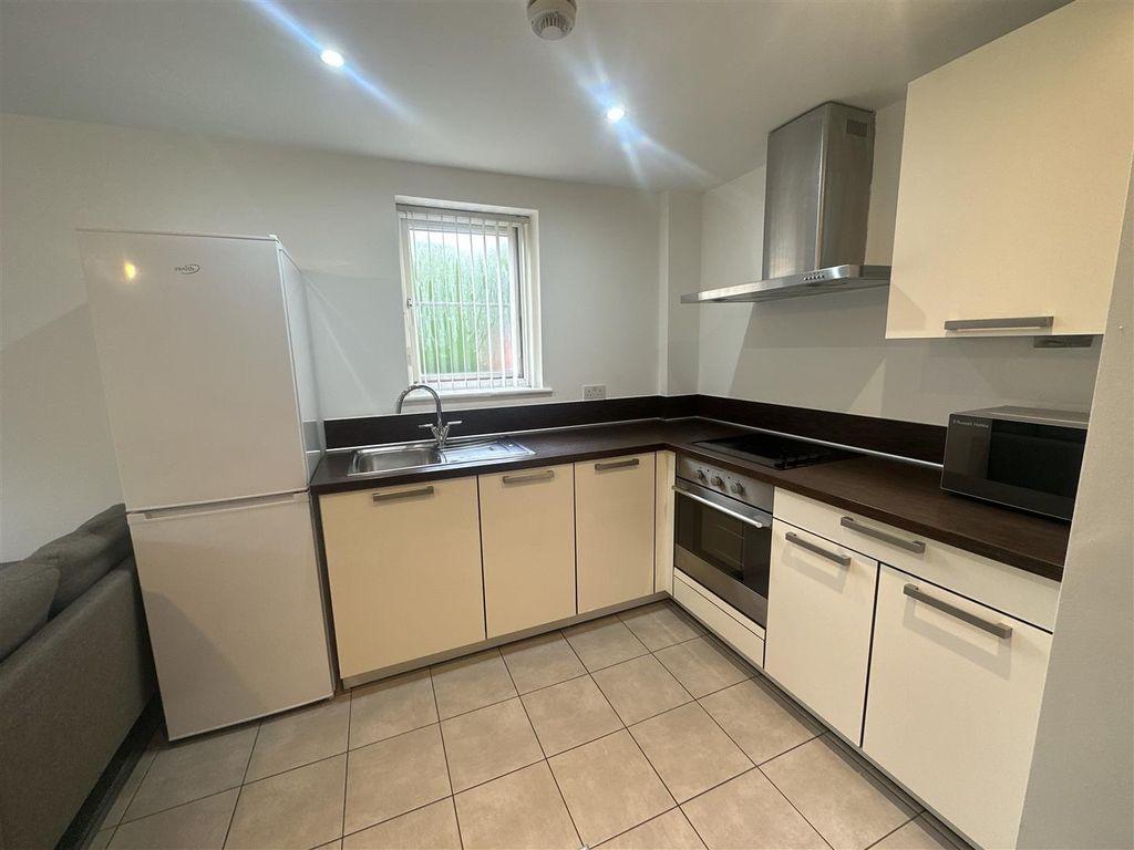 Property photo 3 of 11 E1Bf1Ebe-Fbde-418D-B476-6A7Ab8D5768A.Jpeg