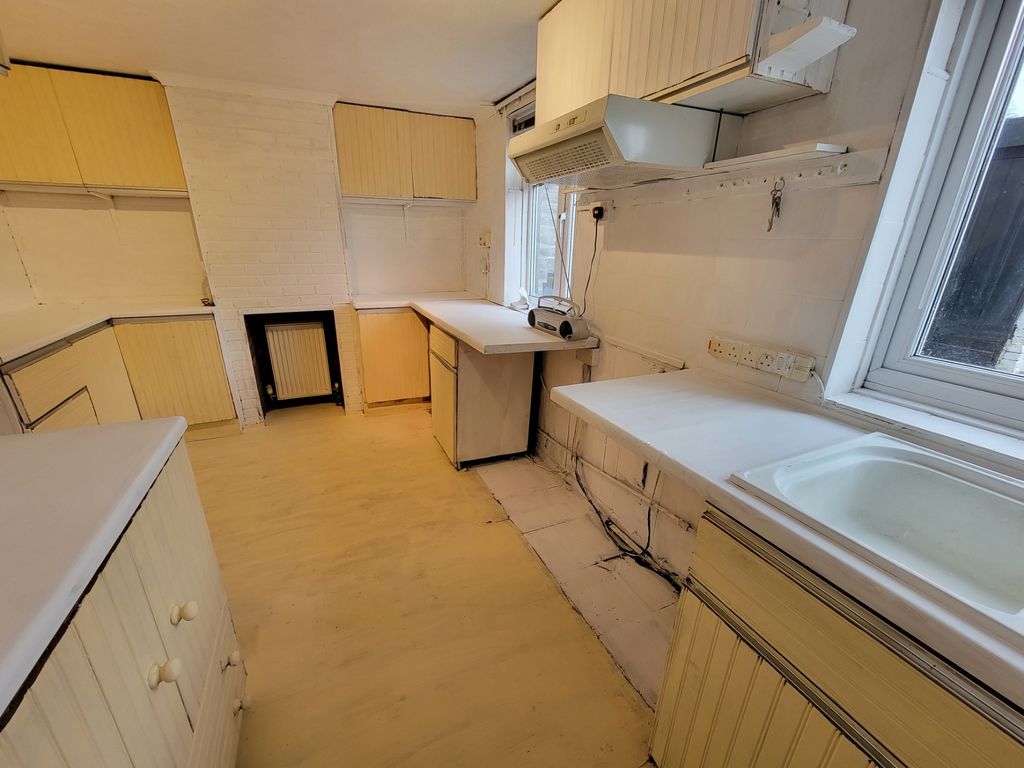 Property photo 3 of 13