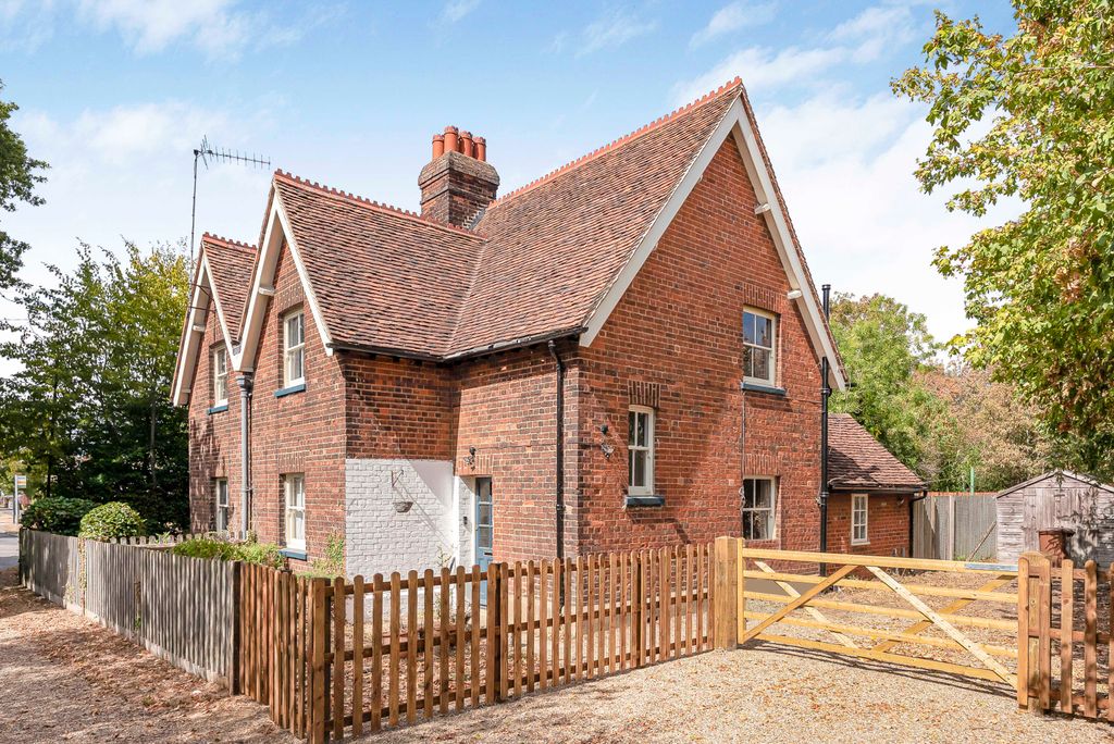 Property photo 1 of 12 External