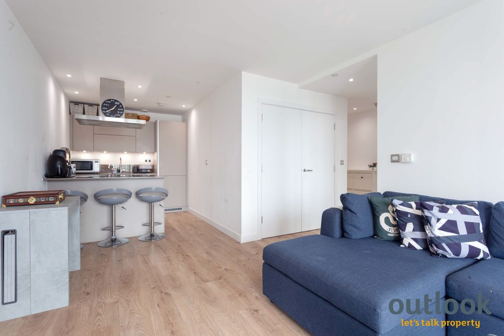 Property photo 3 of 10 43Fb832d-54F3-Ec11-B