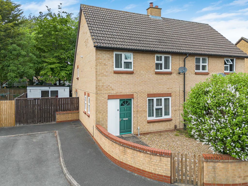 Property photo 1 of 17 382993