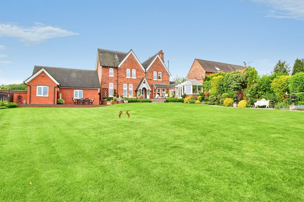 Property photo 2 of 34