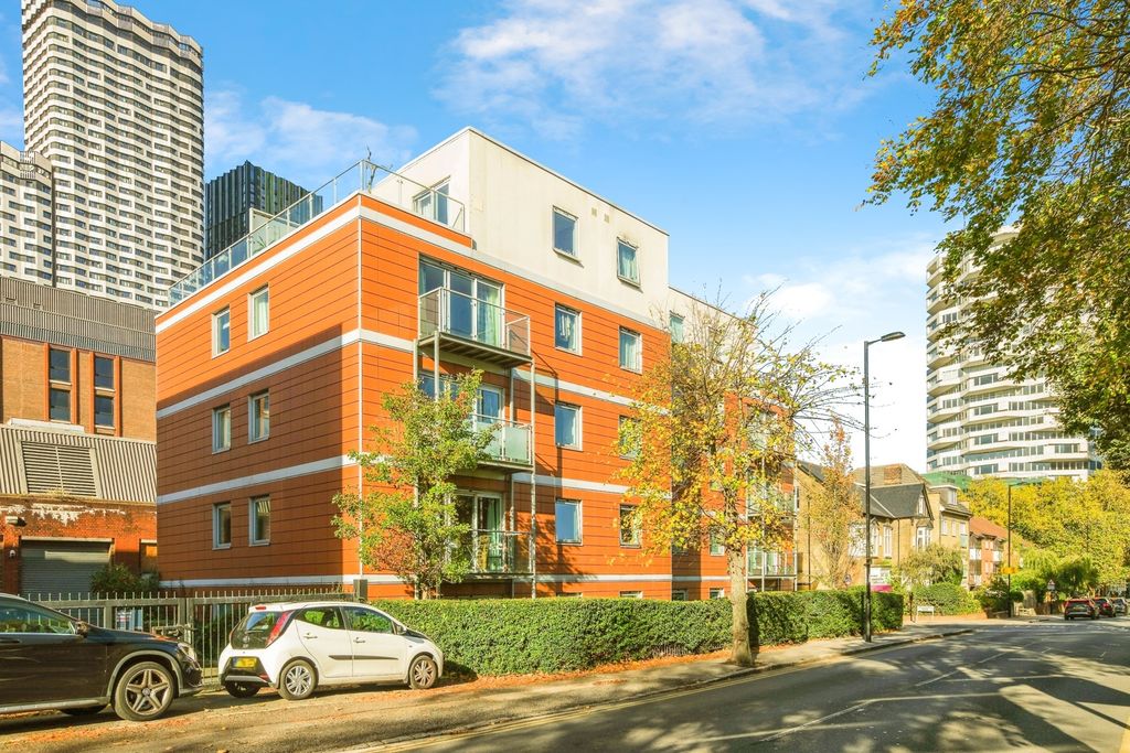 Property photo 2 of 16 Photo