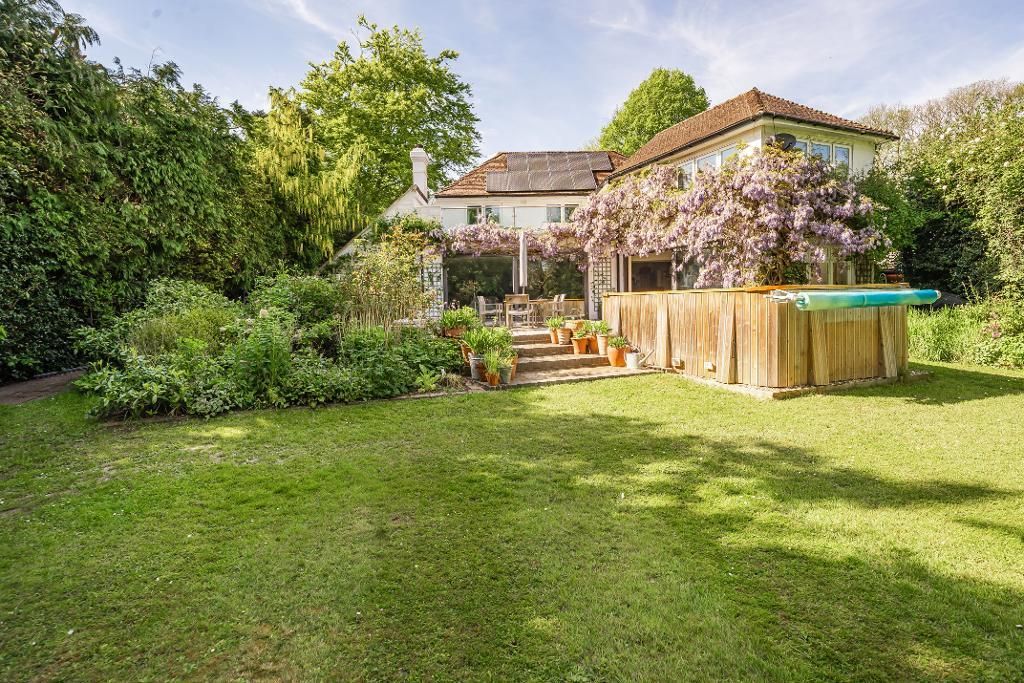 Property photo 2 of 18 Photo 2