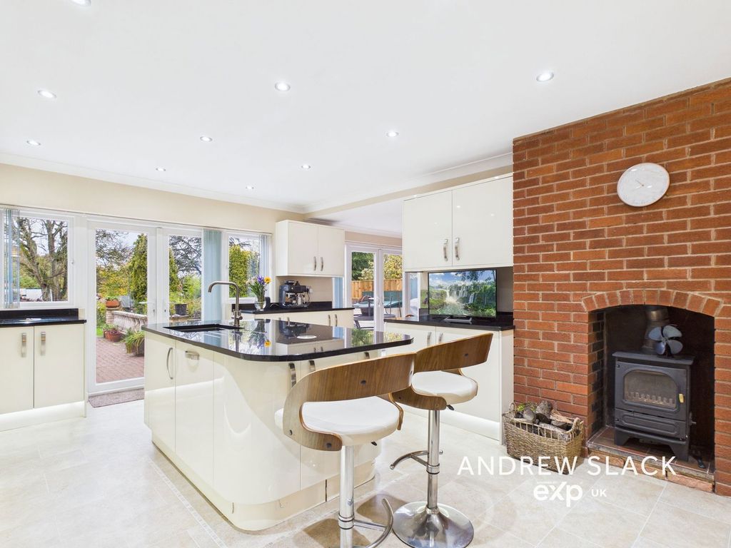 Property photo 2 of 35