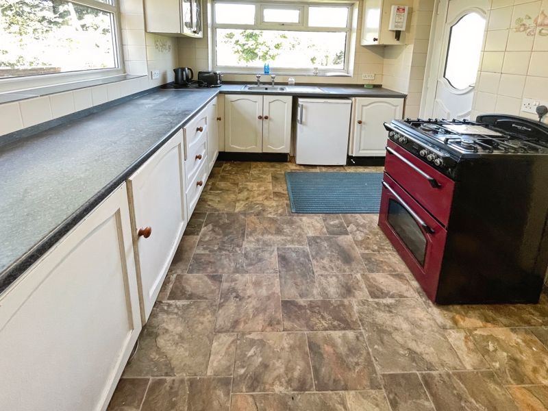 Property photo 3 of 15 Kitchen