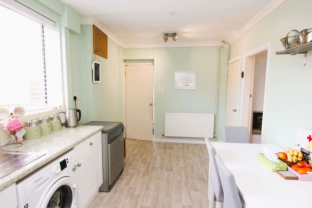 Property photo 3 of 26