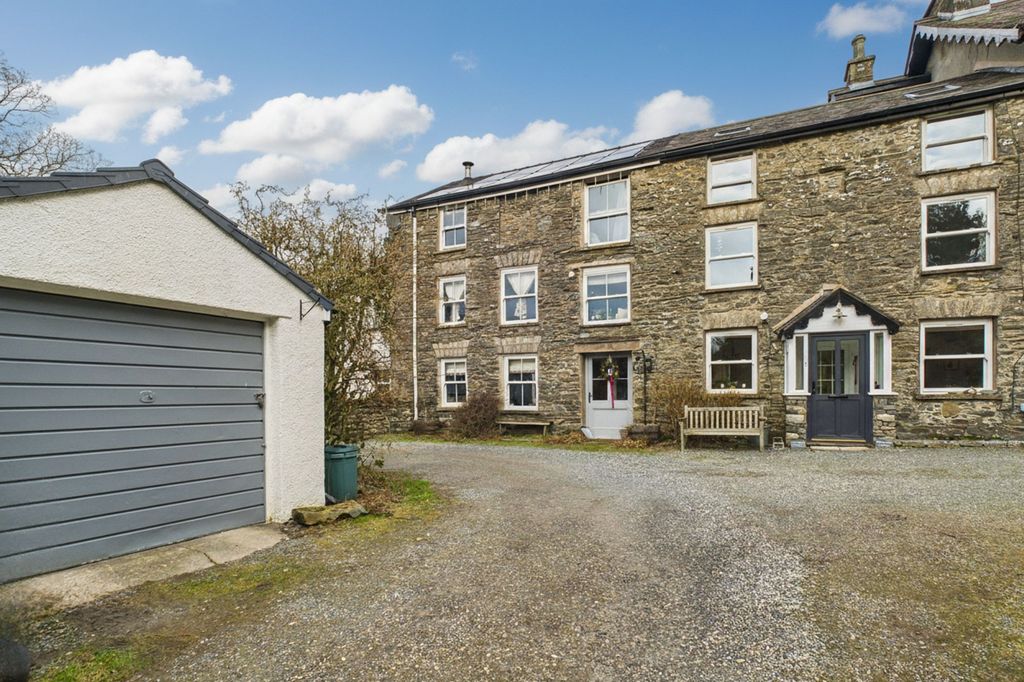 Property photo 1 of 27