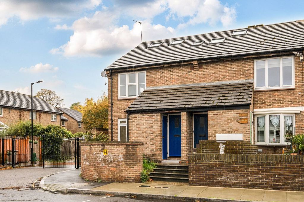 Property photo 2 of 18