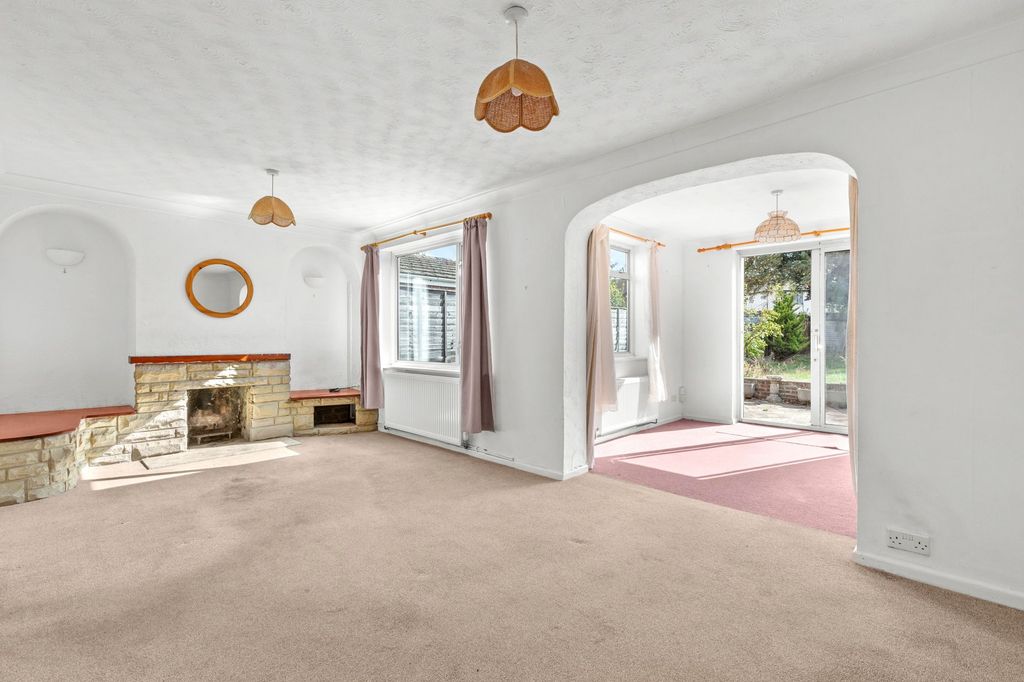 Property photo 2 of 16