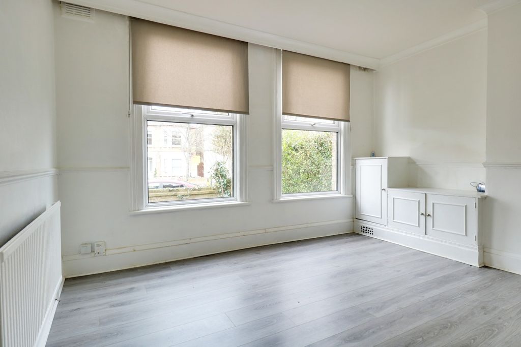 Property photo 3 of 9 4750455