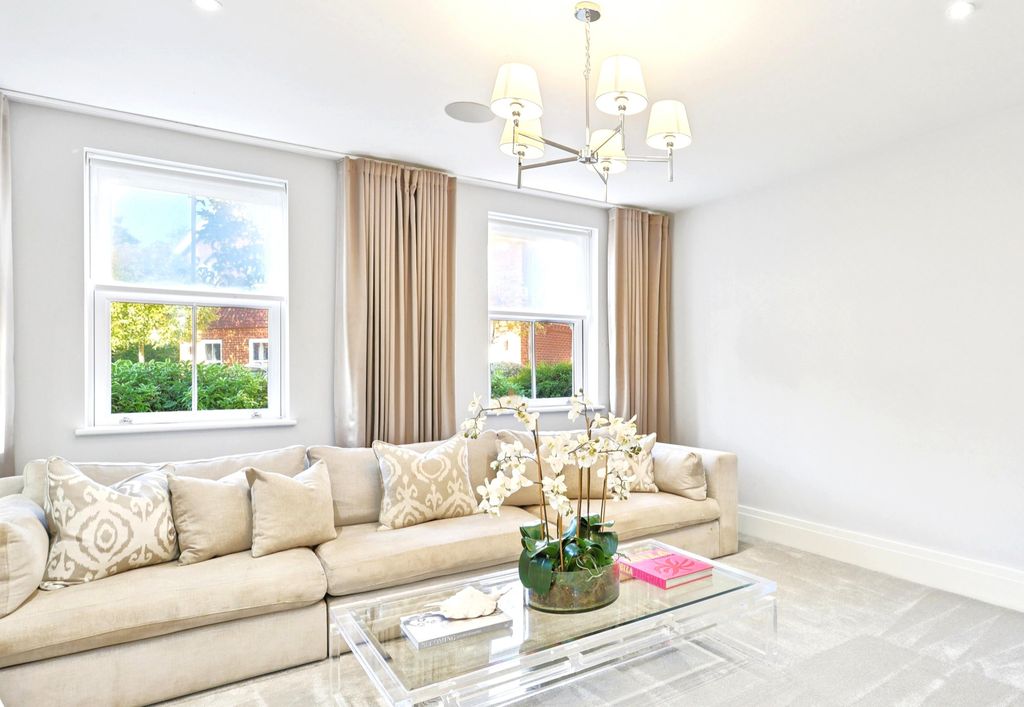 Property photo 3 of 23 Image