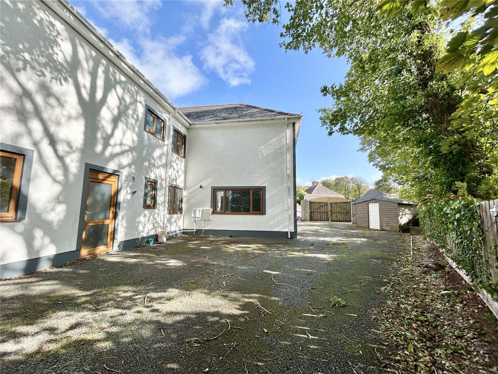 Property photo 3 of 33 Picture No. 05