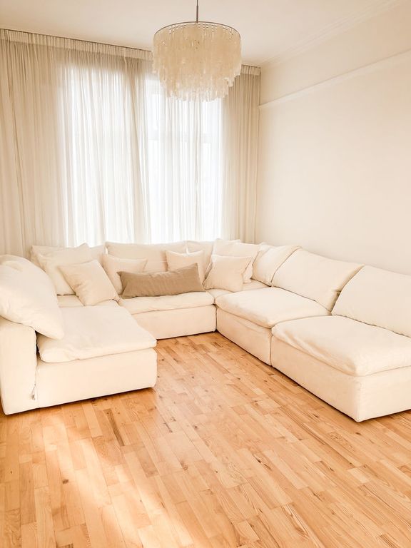 Property photo 3 of 38 Lounge