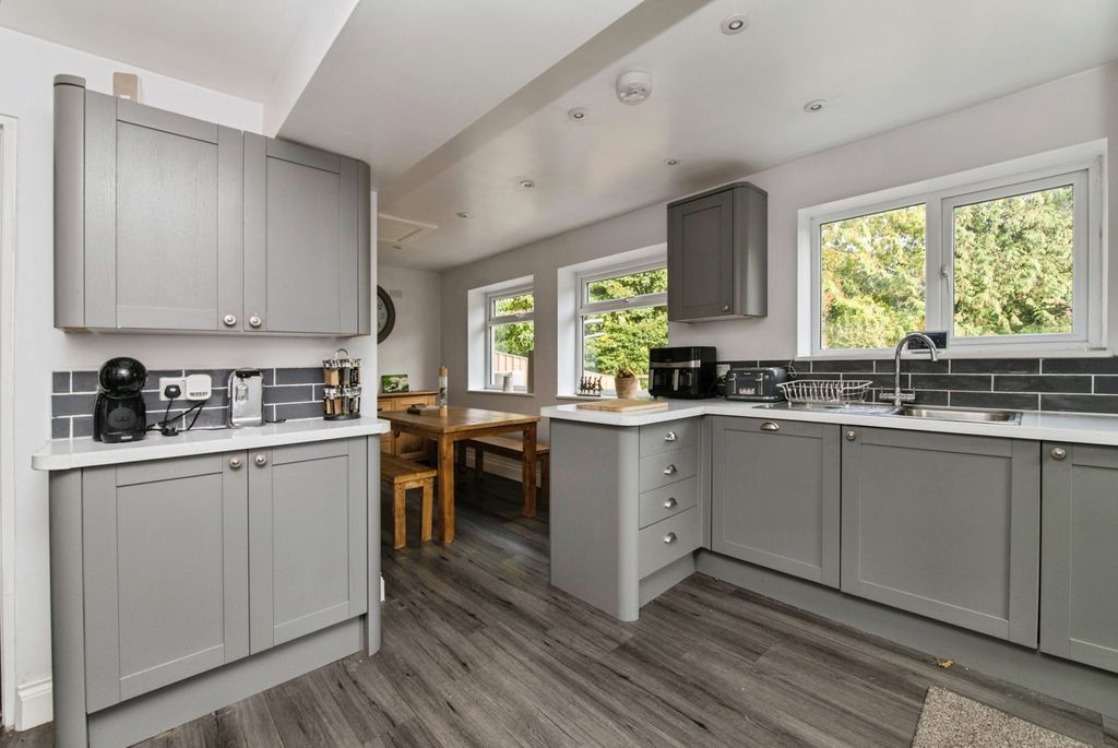 Property photo 3 of 17 Photo