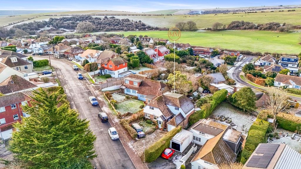 Property photo 2 of 37