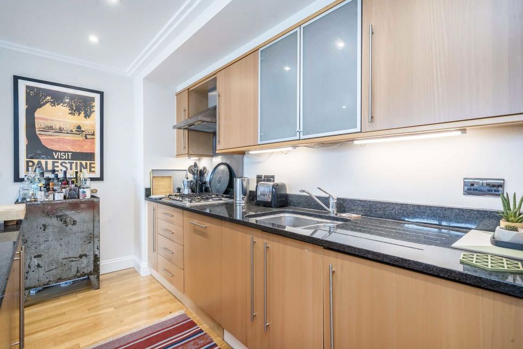 Property photo 3 of 6